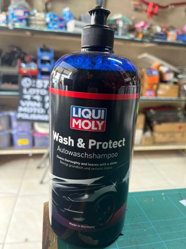 Car wash shampoo solution Price: Rs 250